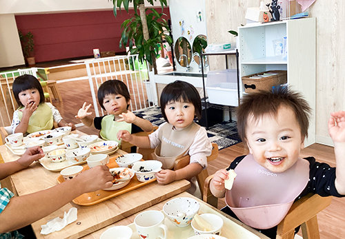 1日の流れ　昼食　お昼寝